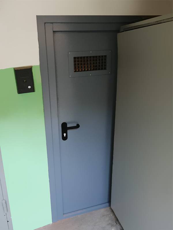 Центросоюзный переулок, жил дом, подвал. Вид снаружи Центросоюзный переулок, жил дом, подвал. Вид снаружи