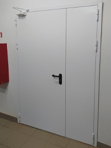 Полуторная дверь, фото снаружи Полуторная дверь, фото снаружи